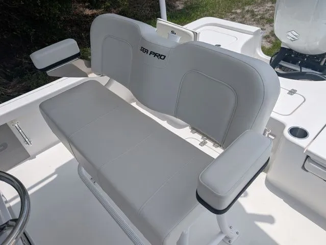 Slide: The Image of Sea Pro 230 DLX BAY 2026 - 4