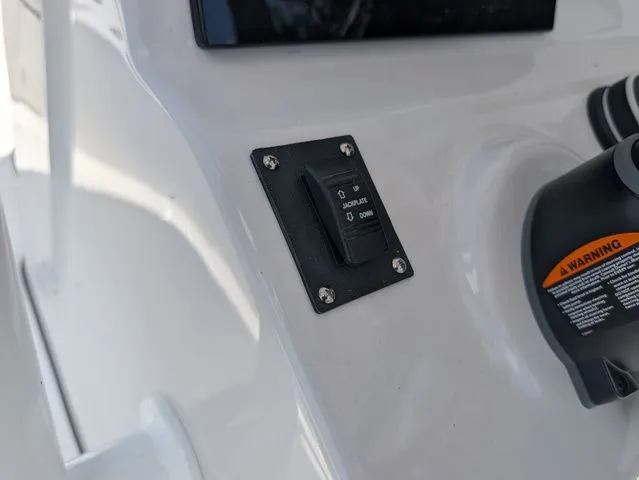 Slide: The Image of Sea Pro 230 DLX BAY 2026 - 8