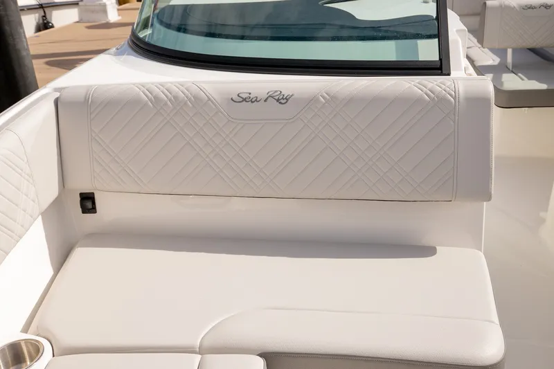 Slide: The Image of Sea Ray SDX 250 Outboard 2026 - 16
