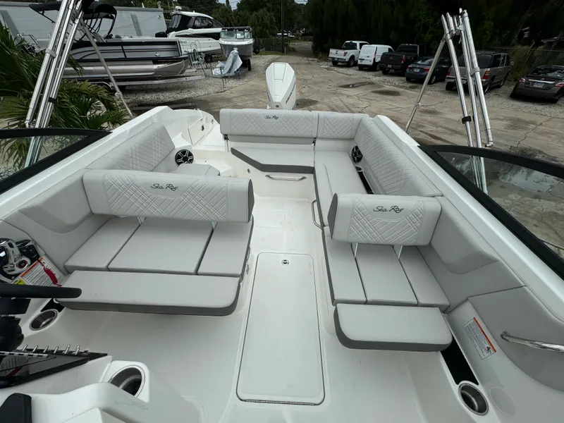 Slide: The Image of Sea Ray SDX 250 Outboard 2026 - 23