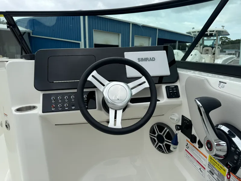 Slide: The Image of Sea Ray SDX 250 Outboard 2026 - 27