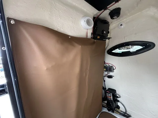 Slide: The Image of Sea Pro 250 DLX BAY 2025 - 10