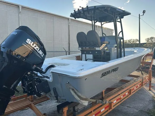 Slide: The Image of Sea Pro 250 DLX BAY 2025 - 8