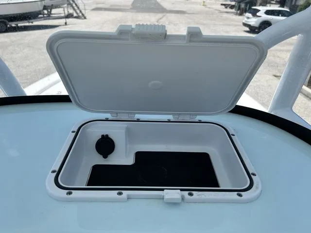 Slide: The Image of Sea Pro 250 DLX BAY 2025 - 20