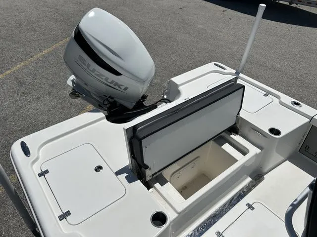 Slide: The Image of Sea Pro 250 DLX BAY 2025 - 26