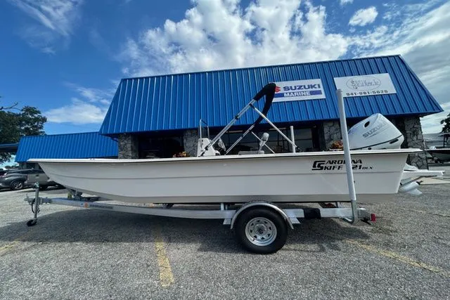 Slide: The Image of Carolina E 21 DLX CC 2025 - 3