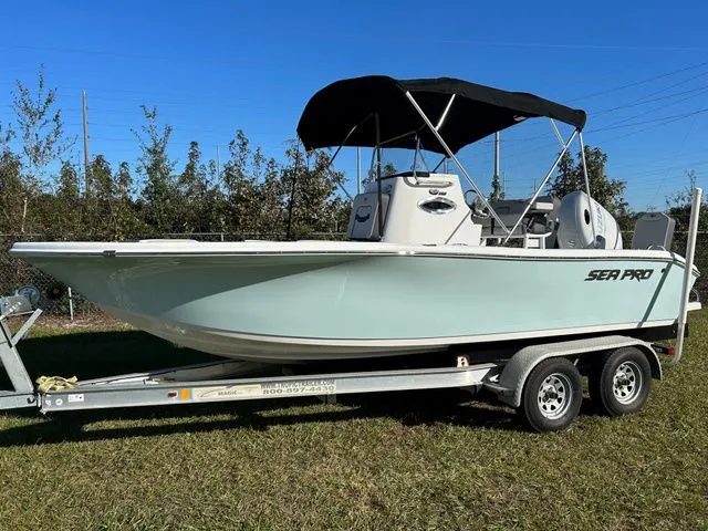 The Image of Sea Pro 202 Center Console 2025 - 1