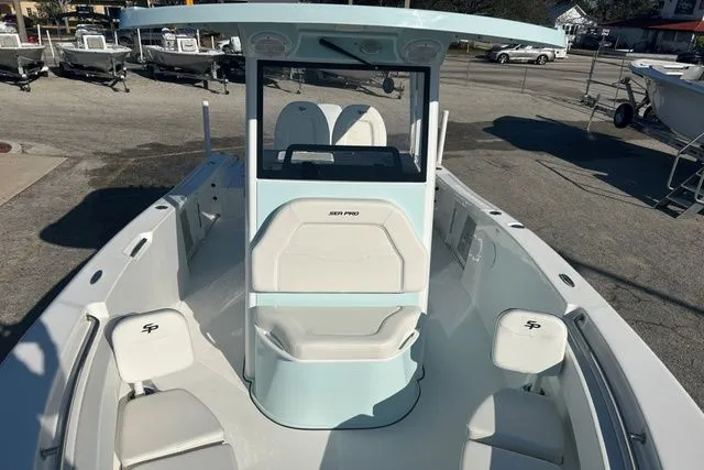 Slide: The Image of Sea Pro 242 DLX DEEP-V 2025 - 15