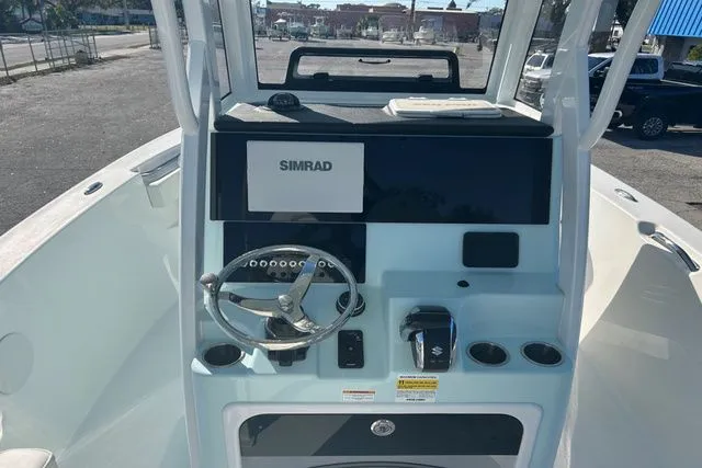 Slide: The Image of Sea Pro 242 DLX DEEP-V 2025 - 25