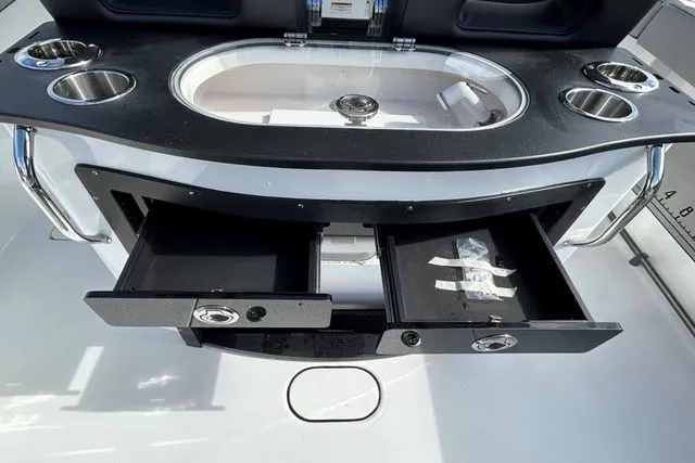 Slide: The Image of Sea Pro 292 Offshore 2025 - 28