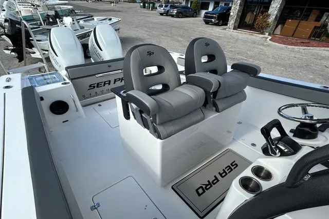 Slide: The Image of Sea Pro 292 Offshore 2025 - 6