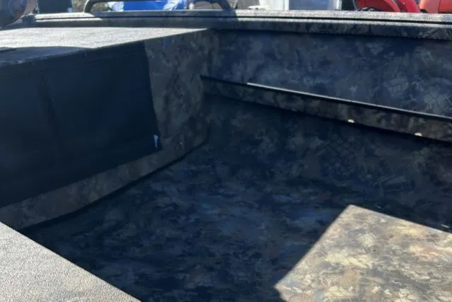 Slide: The Image of Excel 1860 Viper F4 2025 - 9