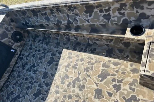 Slide: The Image of Excel 1751 Viper F4 2025 - 7