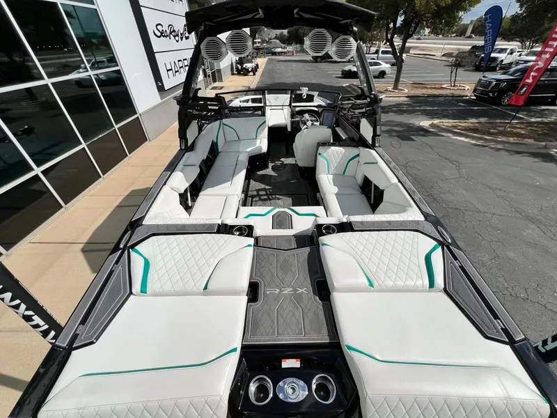 Slide: The Image of Tigé 24RZX 2023 - 16