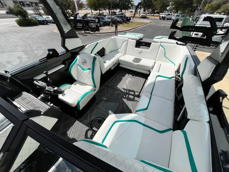 Slide: The Image of Tigé 24RZX 2023 - 24