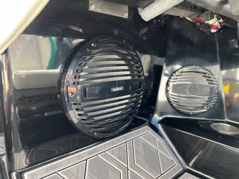 Slide: The Image of Tigé 24RZX 2023 - 26