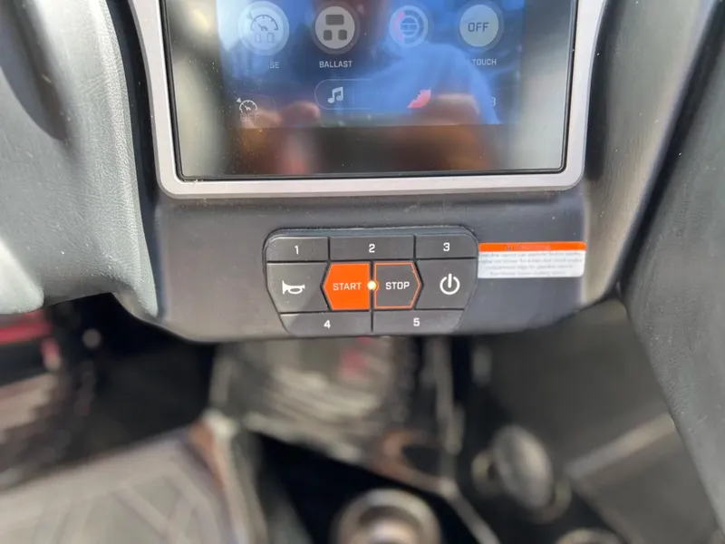 Slide: The Image of Tigé 24RZX 2023 - 29