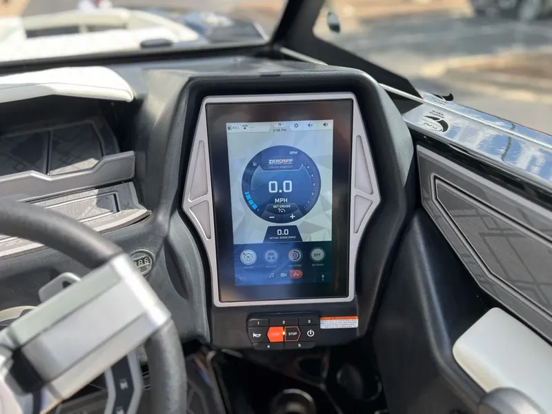 Slide: The Image of Tigé 24RZX 2023 - 30