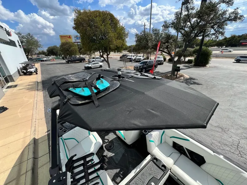 Slide: The Image of Tigé 24RZX 2023 - 36