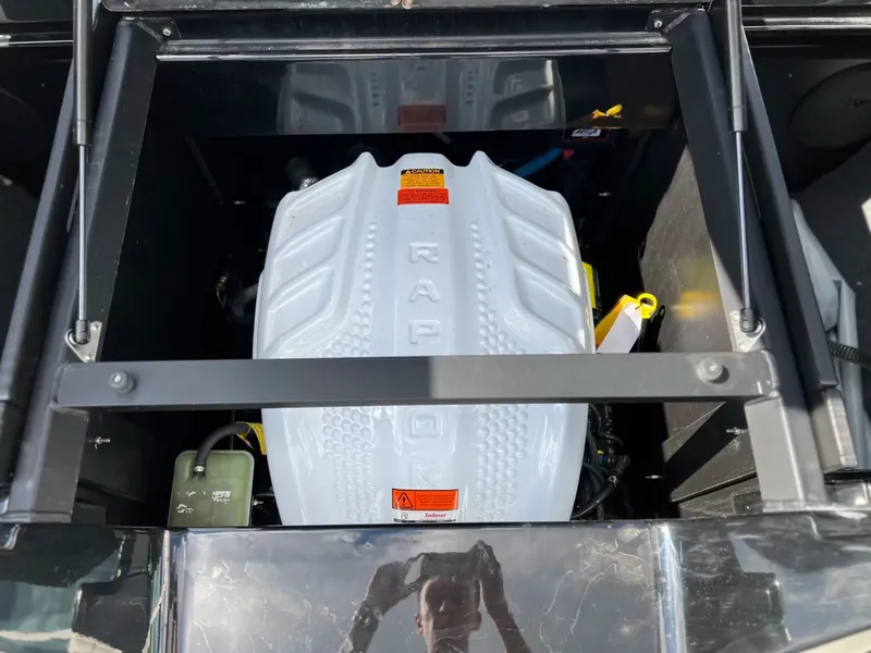 Slide: The Image of Tigé 24RZX 2023 - 38