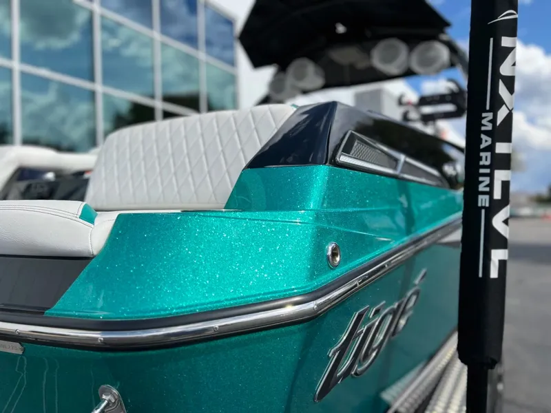 Slide: The Image of Tigé 24RZX 2023 - 6