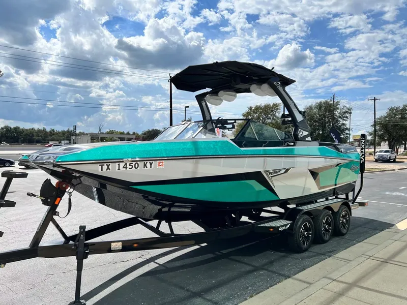 Slide: The Image of Tigé 24RZX 2023 - 9