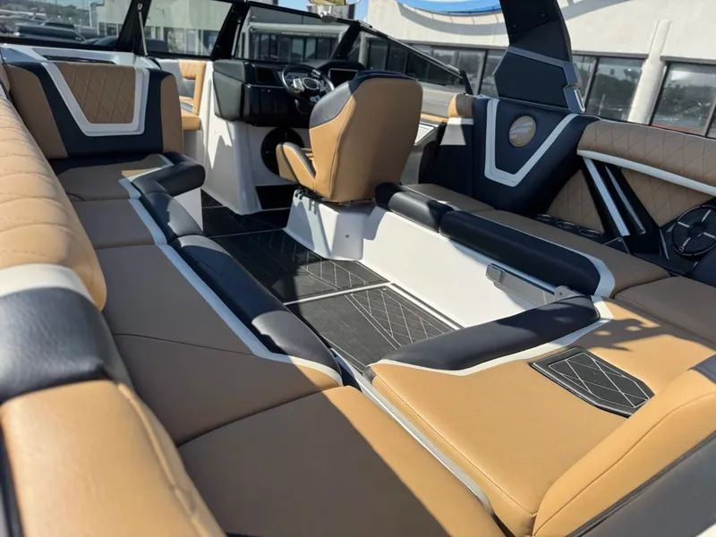 Slide: The Image of Tigé 25ZX 2020 - 12