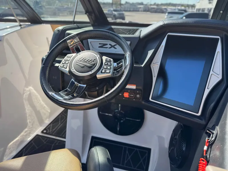 Slide: The Image of Tigé 25ZX 2020 - 15