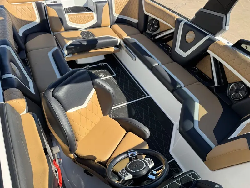 Slide: The Image of Tigé 25ZX 2020 - 20