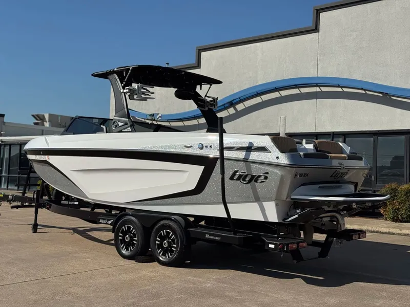 Slide: The Image of Tigé 25ZX 2020 - 3