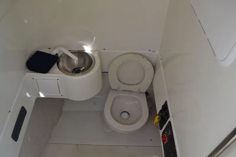 Slide: The Image of Hydra-Sports 2900 Vector CC 2007 - 24