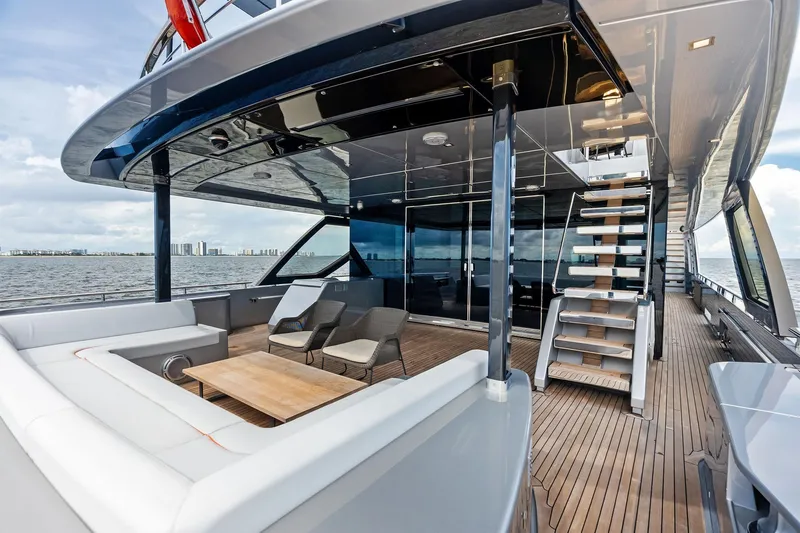 Slide: The Image of Riva 110' Dolcevita 2023 - 22