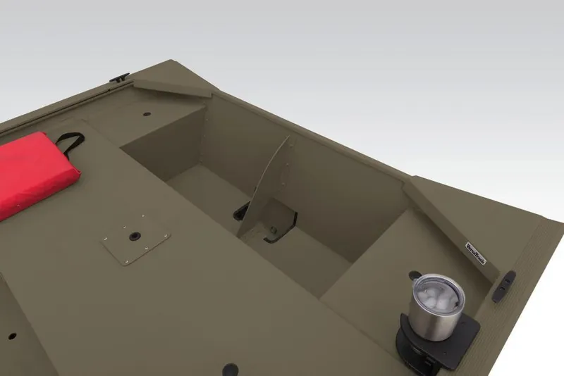 Slide: The Image of Tracker Grizzly 1754 Utility 2026 - 13