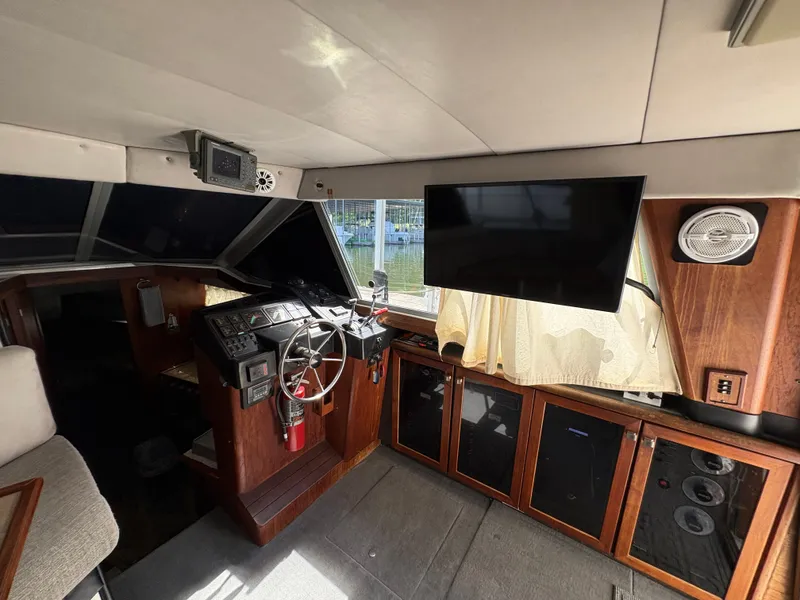 Slide: The Image of Bayliner 3450 TCM 1987 - 14