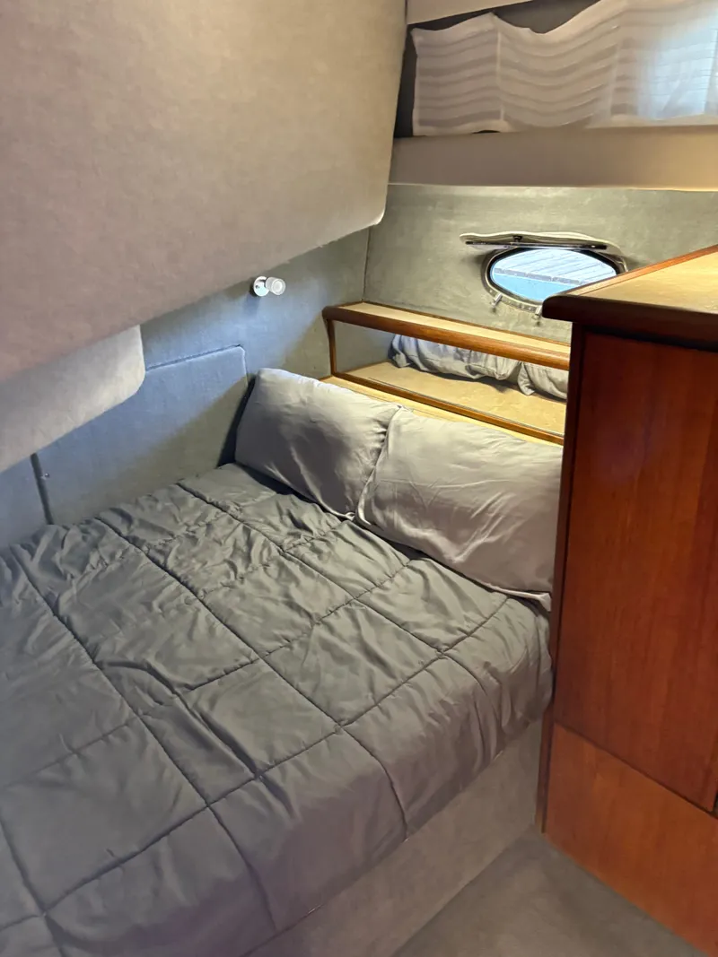 Slide: The Image of Bayliner 3450 TCM 1987 - 17