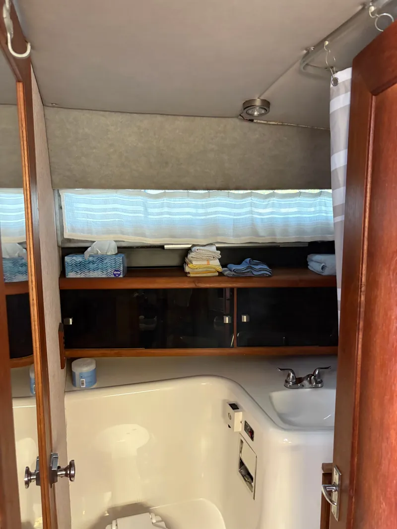 Slide: The Image of Bayliner 3450 TCM 1987 - 19