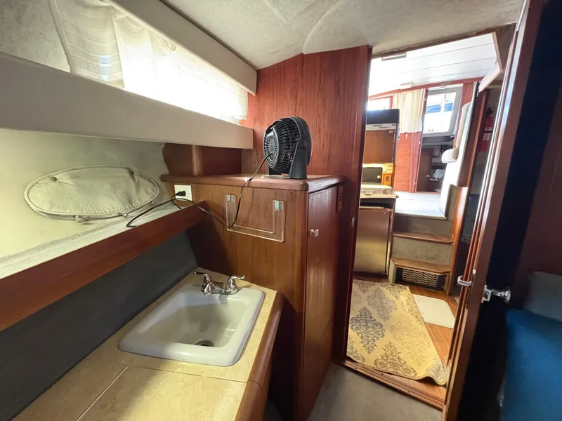 Slide: The Image of Bayliner 3450 TCM 1987 - 23