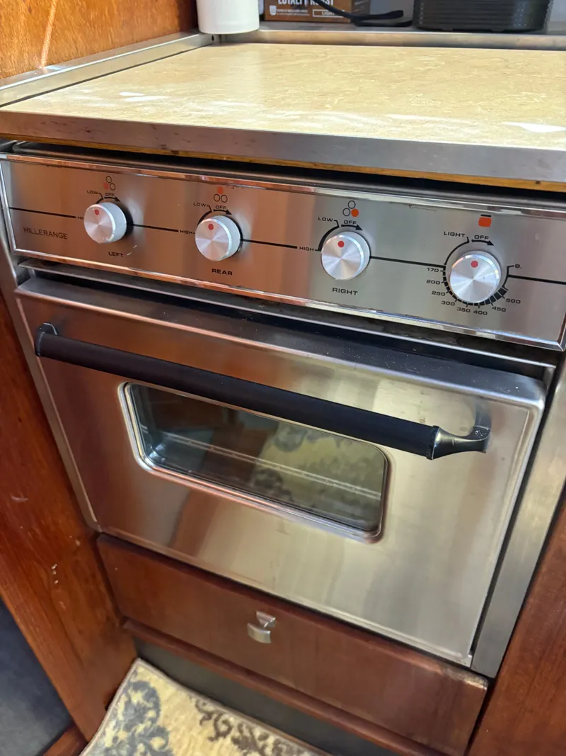 Slide: The Image of Bayliner 3450 TCM 1987 - 29