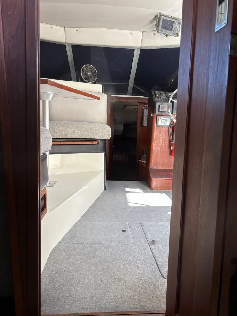 Slide: The Image of Bayliner 3450 TCM 1987 - 38