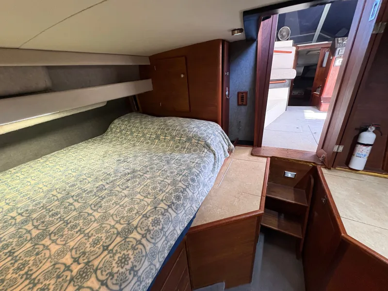 Slide: The Image of Bayliner 3450 TCM 1987 - 44