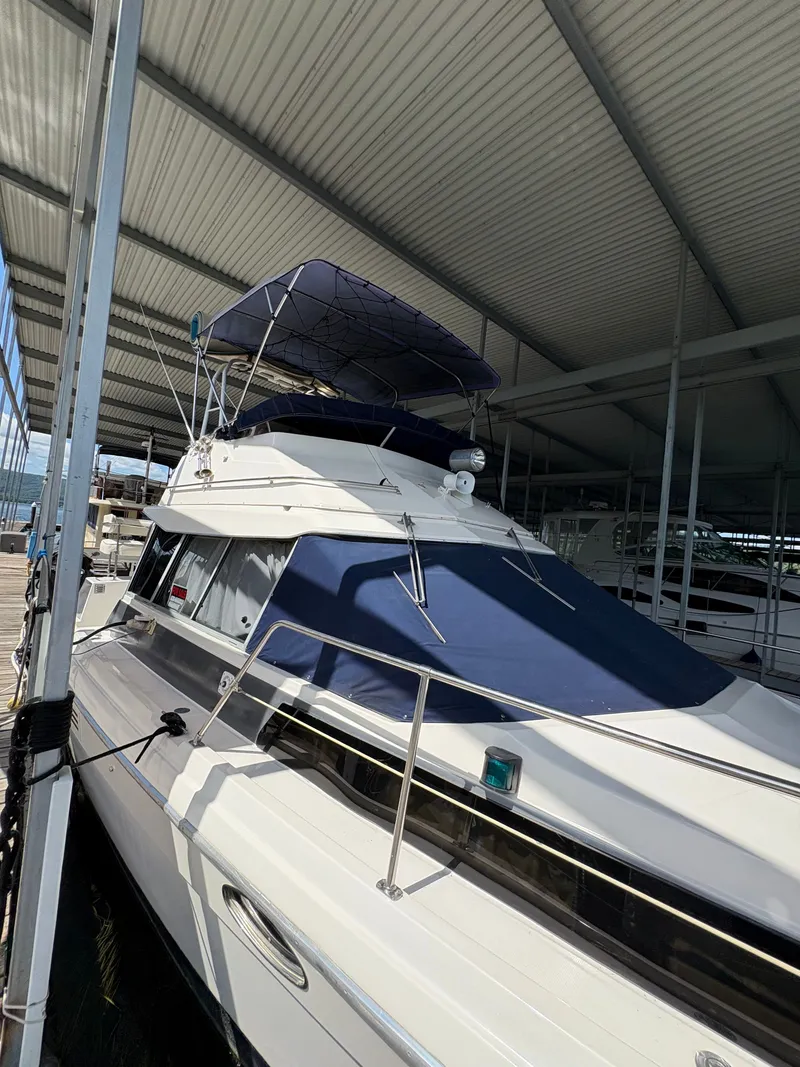 Slide: The Image of Bayliner 3450 TCM 1987 - 50