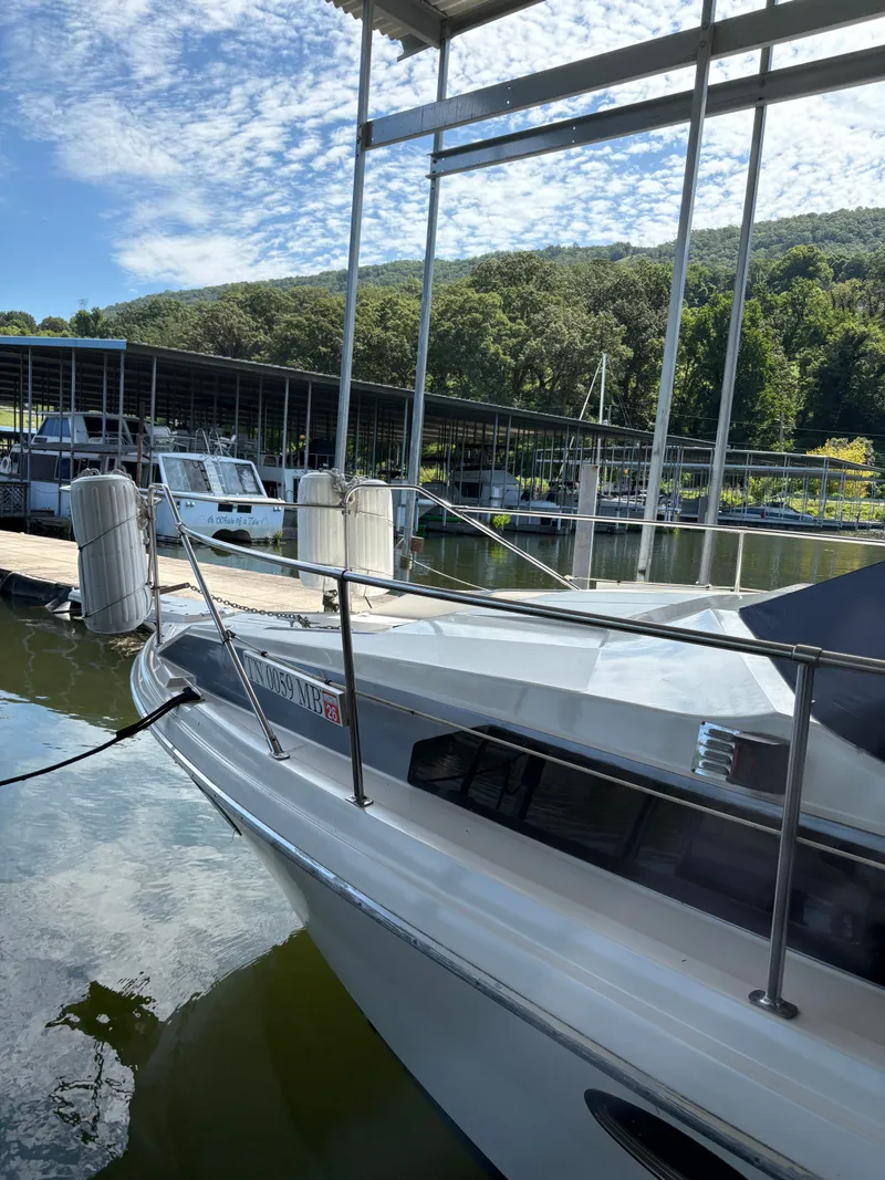 Slide: The Image of Bayliner 3450 TCM 1987 - 53