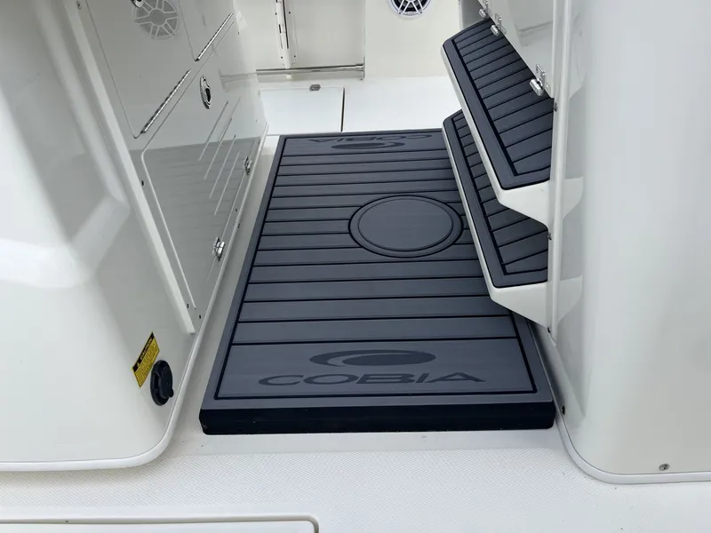 Slide: The Image of Cobia 245 Center Console 2026 - 33