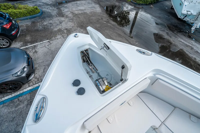 Slide: The Image of Sea Hunt Ultra 265 SE 2026 - 26