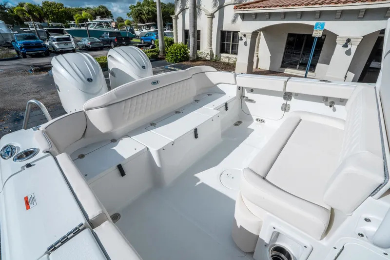 Slide: The Image of Sea Hunt Ultra 265 SE 2026 - 11