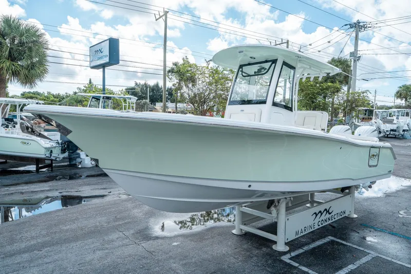 Slide: The Image of Sea Hunt Ultra 265 SE 2026 - 6