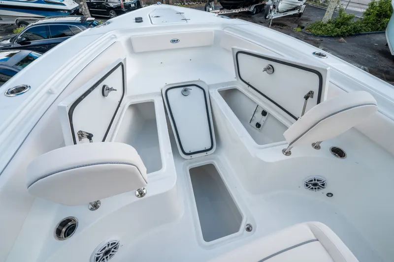 Slide: The Image of Sea Hunt Ultra 265 SE 2026 - 24