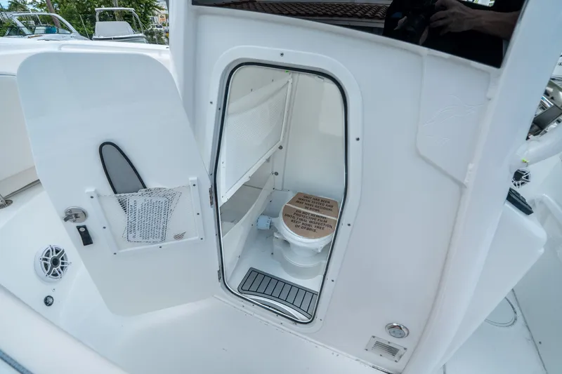 Slide: The Image of Sea Hunt Ultra 265 SE 2026 - 21