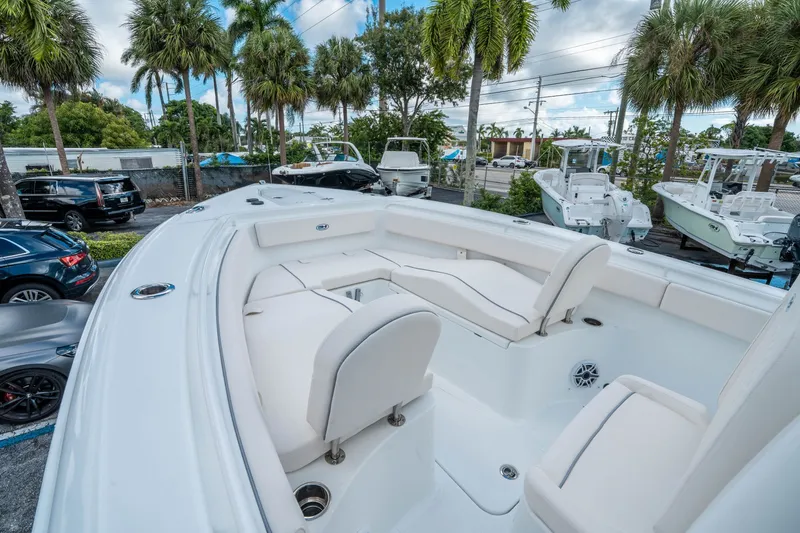 Slide: The Image of Sea Hunt Ultra 265 SE 2026 - 22