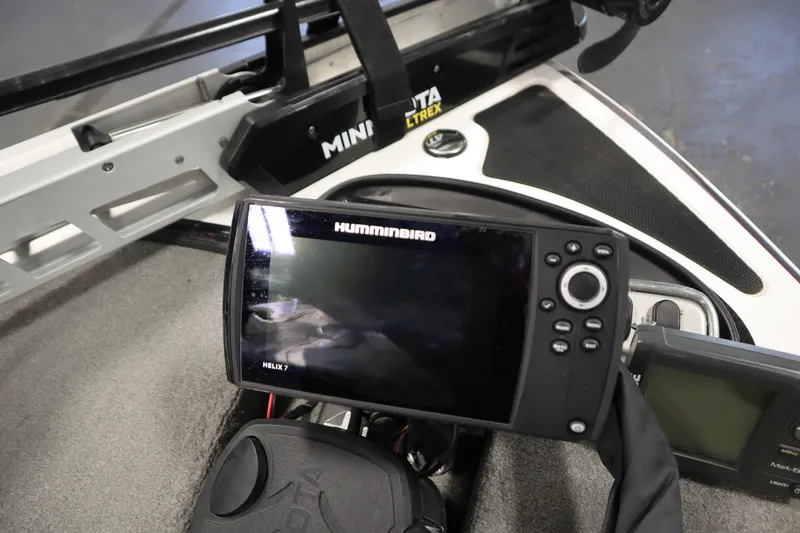 Slide: The Image of Humminbird Helix 7 fish finder on 2014 Nitro Z-7 boat dashboard. - 15